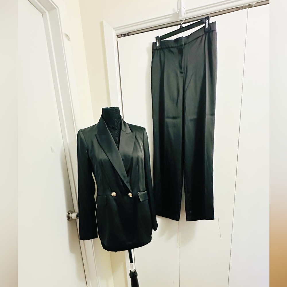 Rachel Zoe Black Satin Blazer & Pants Suit Set Blazer 6 Pants 4 Gold Button